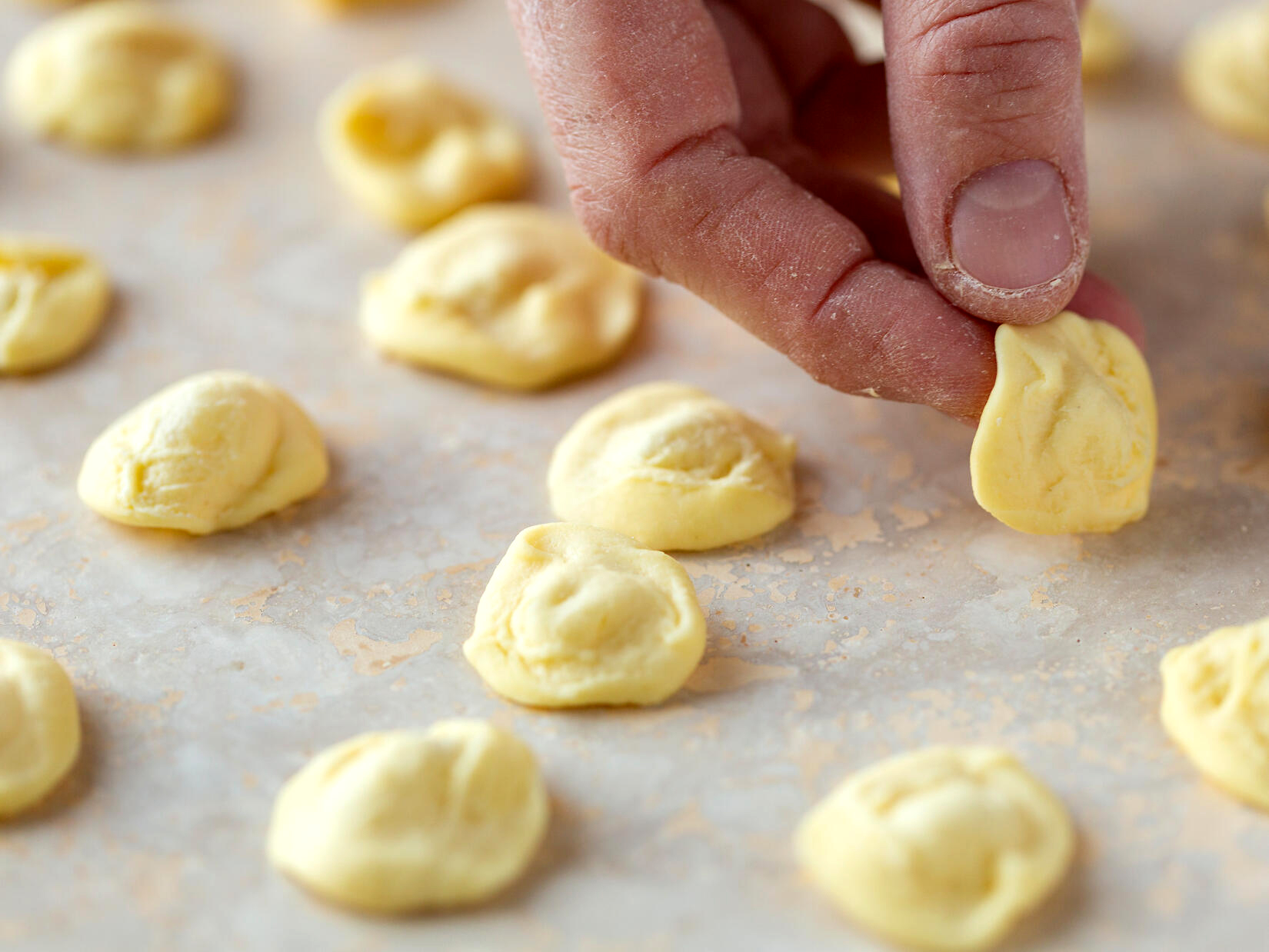 Recette d'Orecchiette - Fabrication maison de pâtes en forme de petites oreilles